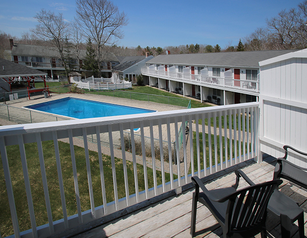 Poolside Two Queen with Balcony Photo 2